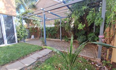 Moderna y funcional Casa en Alquiler en Barrio Privado Barrancas de San Isidro Impecable!