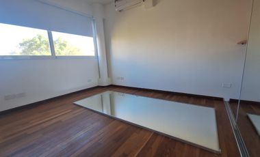 Moderna y funcional Casa en Alquiler en Barrio Privado Barrancas de San Isidro Impecable!