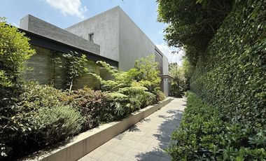 Casa en Venta en Privada en Bosques de las Lomas