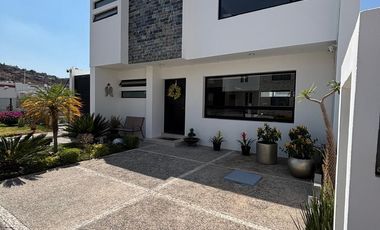 VENTA HERMOSA CASA EN FRACC. AMBAR, CORREGIDORA, QUERETARO