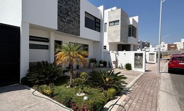 VENTA HERMOSA CASA EN FRACC. AMBAR, CORREGIDORA, QUERETARO