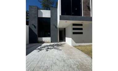 CASA NUEVA EN RENTA A 5 SOLO MINUTOS TEC APIZACO