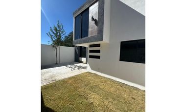 CASA NUEVA EN RENTA A 5 SOLO MINUTOS TEC APIZACO