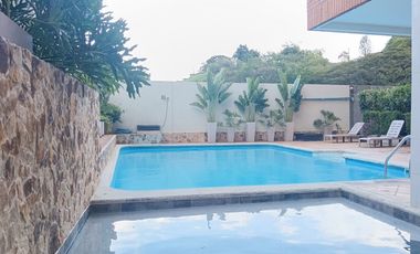 Se Alquila Hermoso Apartamento Dúplex En Menga, Quinto Piso Con Ascensor