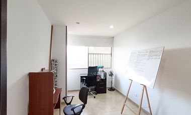 Se Alquila Hermoso Apartamento Dúplex En Menga, Quinto Piso Con Ascensor