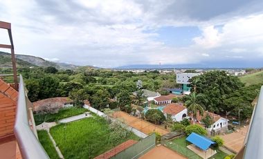 Se Alquila Hermoso Apartamento Dúplex En Menga, Quinto Piso Con Ascensor
