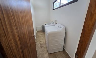 Casa en Venta en Arbolada en Cancún, 3 Recámaras, Seguridad y Plusvalía