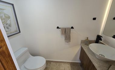 Casa en Venta en Arbolada en Cancún, 3 Recámaras, Seguridad y Plusvalía