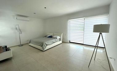 Renta Casa en Cholul de 4 recámaras Amueblada y con Piscina