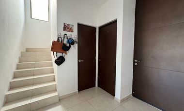 Renta Casa en Cholul de 4 recámaras Amueblada y con Piscina