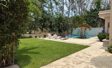 Casa en VENTA colindante a fairway del hoyo 10, Fracc. Club de Golf Villa Rica