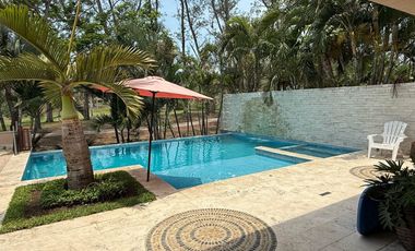 Casa en VENTA colindante a fairway del hoyo 10, Fracc. Club de Golf Villa Rica