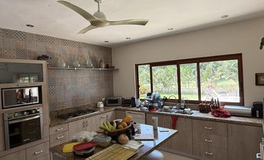 Casa en VENTA colindante a fairway del hoyo 10, Fracc. Club de Golf Villa Rica