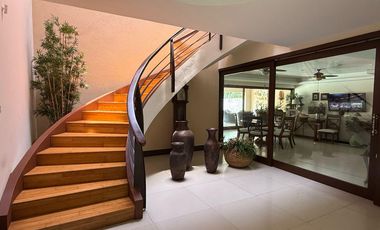 Casa en VENTA colindante a fairway del hoyo 10, Fracc. Club de Golf Villa Rica