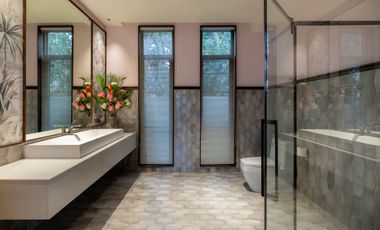 Brand-New 5-Bedroom Luxury Home in Saraphi Chiang Mai