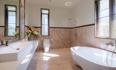Brand-New 5-Bedroom Luxury Home in Saraphi Chiang Mai