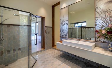 Brand-New 5-Bedroom Luxury Home in Saraphi Chiang Mai