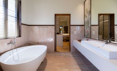 Brand-New 5-Bedroom Luxury Home in Saraphi Chiang Mai