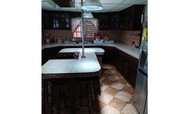 VENTA DE CASA DOS NIVELES AMOBLADA EN PANAM