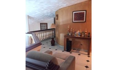 VENTA DE CASA DOS NIVELES AMOBLADA EN PANAM
