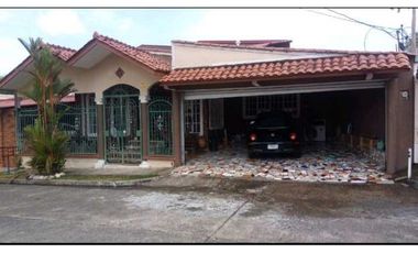VENTA DE CASA DOS NIVELES AMOBLADA EN PANAM
