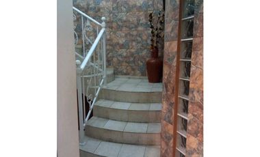 VENTA DE CASA DOS NIVELES AMOBLADA EN PANAM