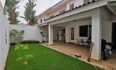 Casa en venta en Quintas de Versalles - Versalles (JS)