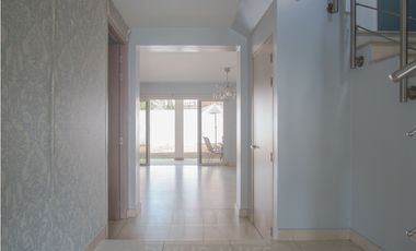 Remate: Venta de Casa en Versalles, Ph Reservas de Versalles.