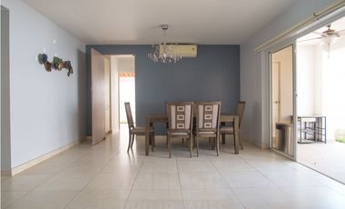 Remate: Venta de Casa en Versalles, Ph Reservas de Versalles.