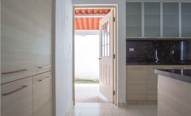 Remate: Venta de Casa en Versalles, Ph Reservas de Versalles.
