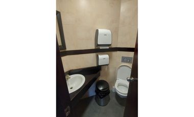 Vendo Oficina a pasos de Calle 50 # 2207 ovd