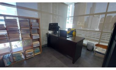 Vendo Oficina a pasos de Calle 50 # 2207 ovd