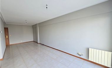 Departamento 3 amb con Balcon y Cochera (Alberti 2600)