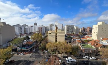 Departamento 3 amb con Balcon y Cochera (Alberti 2600)