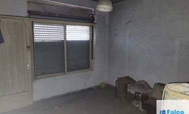 Casa en venta de 2 dormitorios c/ cochera en El Palomar