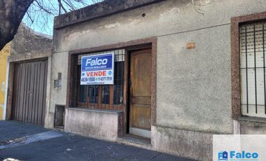 Casa en venta de 2 dormitorios c/ cochera en El Palomar