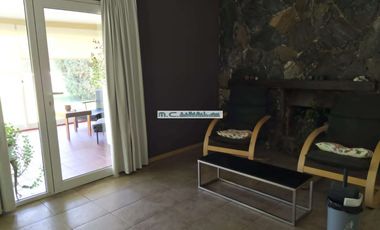 V184. MAYU SUMAJ. CASA 3 DORM. (1 EN SUITE) B° CERRADO C/ PILETA Y QUINCHO.