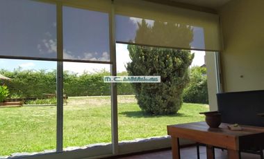 V184. MAYU SUMAJ. CASA 3 DORM. (1 EN SUITE) B° CERRADO C/ PILETA Y QUINCHO.