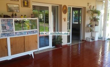 V184. MAYU SUMAJ. CASA 3 DORM. (1 EN SUITE) B° CERRADO C/ PILETA Y QUINCHO.