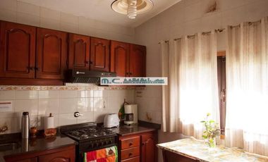 AT120. ICHO CRUZ, GRAN CASA CON AMPLISIMO PARQUE Y PILETA (6 PAX)
