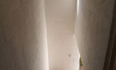 SE RENTA CASA DE 2 NIVELES TULTITLAN CERCA DE PLAZA JARDINES