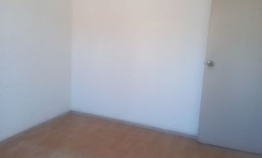 SE RENTA CASA DE 2 NIVELES TULTITLAN CERCA DE PLAZA JARDINES