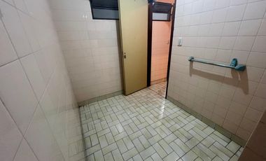 Depósito lote propio - 590 m2 aprox. - Entrada camión - Montacarga