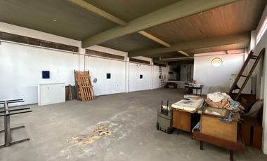 Depósito lote propio - 590 m2 aprox. - Entrada camión - Montacarga