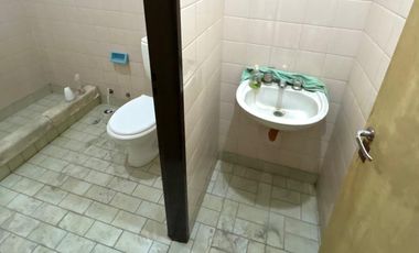 Depósito lote propio - 590 m2 aprox. - Entrada camión - Montacarga
