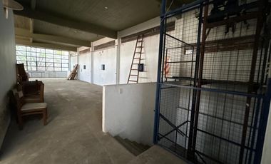 Depósito lote propio - 590 m2 aprox. - Entrada camión - Montacarga