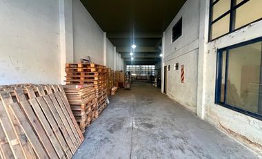 Depósito lote propio - 590 m2 aprox. - Entrada camión - Montacarga