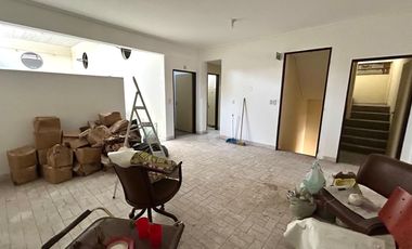Depósito lote propio - 590 m2 aprox. - Entrada camión - Montacarga