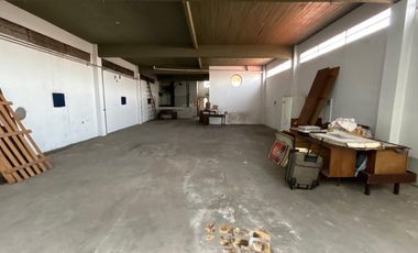 Depósito lote propio - 590 m2 aprox. - Entrada camión - Montacarga
