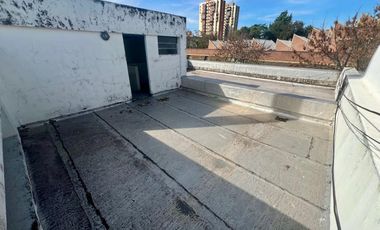 Depósito lote propio - 590 m2 aprox. - Entrada camión - Montacarga
